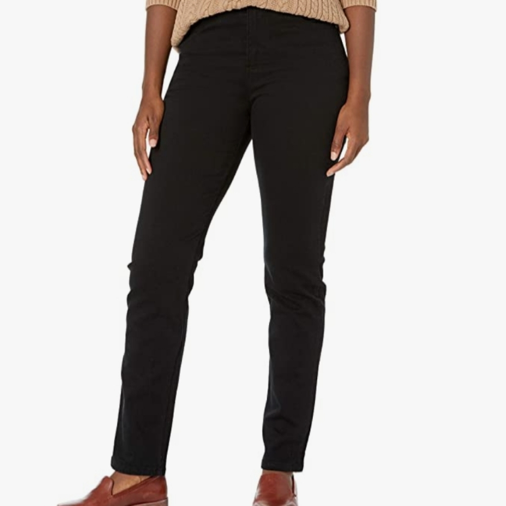 NWT Gloria Vanderbilt Black High-Rise Taper Jeans